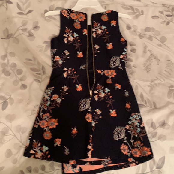 Flower dress size-7 - Picture 2 of 2